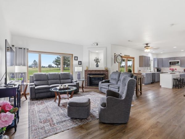 814 N High Desert Dr, Deer Park, WA 99006