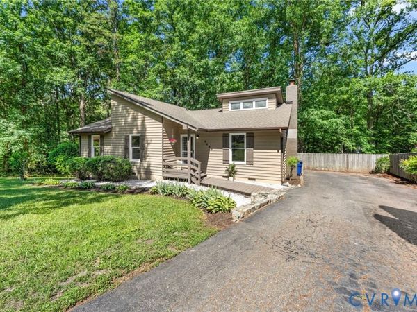 3020 Sand Hills Drive , Chester, VA 23831