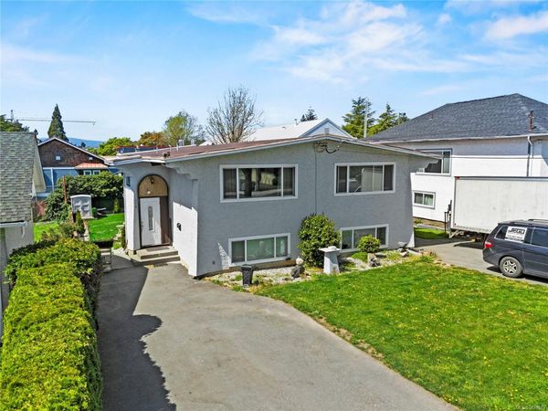 3430 Seaton St , Saanich, BC V8Z 3V9