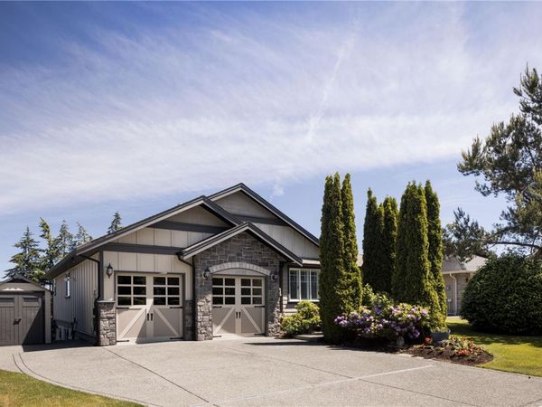 2532 Twin View Pl , Central Saanich, BC V8Z 6Z1