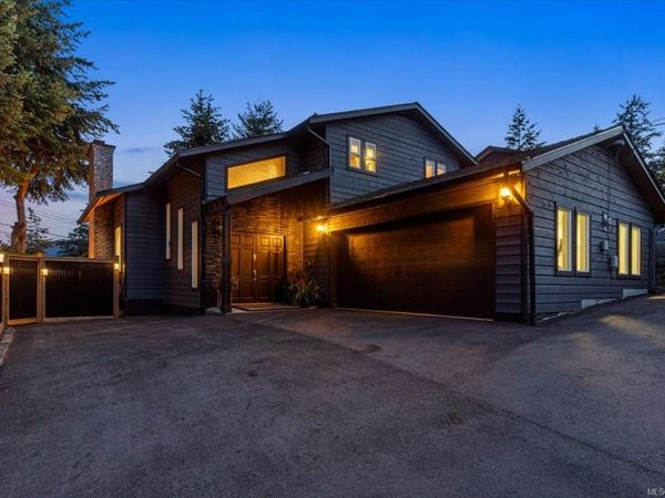 148 Summit Dr , Nanaimo, BC V9T 4Y2