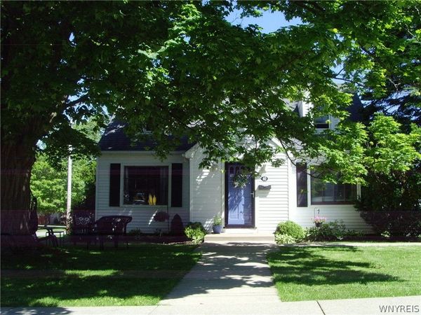 40 Princeton Place , Orchard Park, NY 14127