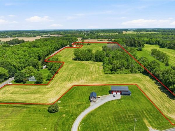 Bethany Leroy Road, Stafford, NY 14143