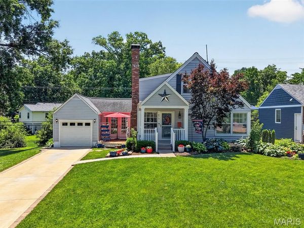 570 Southbrook Drive , St Louis, MO 63122