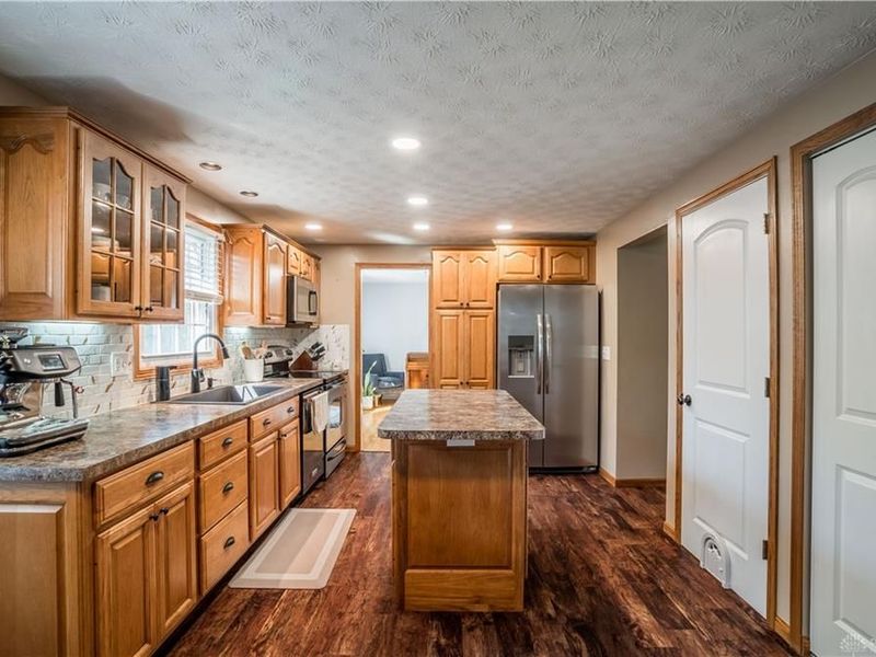 7018 Woodcroft Drive, Englewood, OH 45322 Photo 6