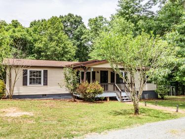 809 Red Bird Drive, Gladstone, VA 24553