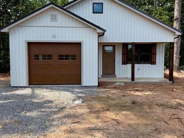 410 Darrell Ln, Hurt, VA 24563