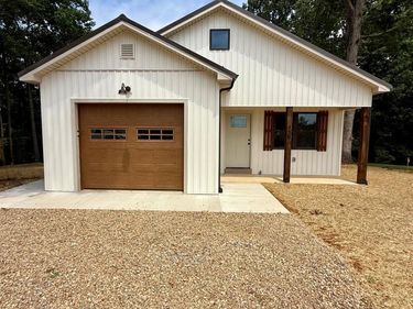 410 Darrell Ln, Hurt, VA 24563