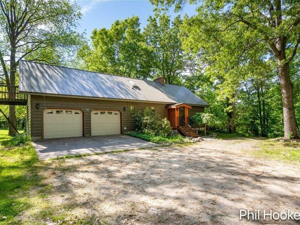 996 Prairie Creek Road, Ionia, MI 48846