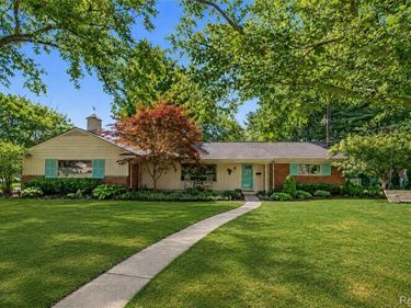 23270 Fleming Drive, Farmington Hills, MI 48335