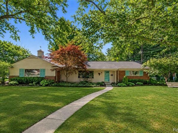 23270 Fleming Drive, Farmington Hills, MI 48335
