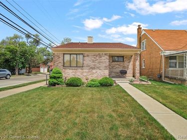 5296 Chase Road, Dearborn, MI 48126