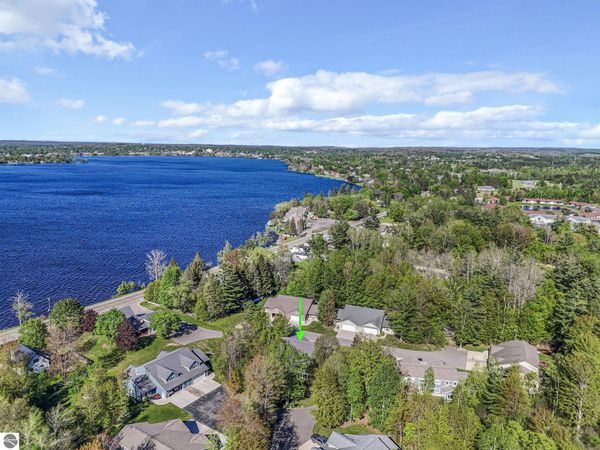 118 Davidsen Shores Drive, Unit 17, Cadillac, MI 49601