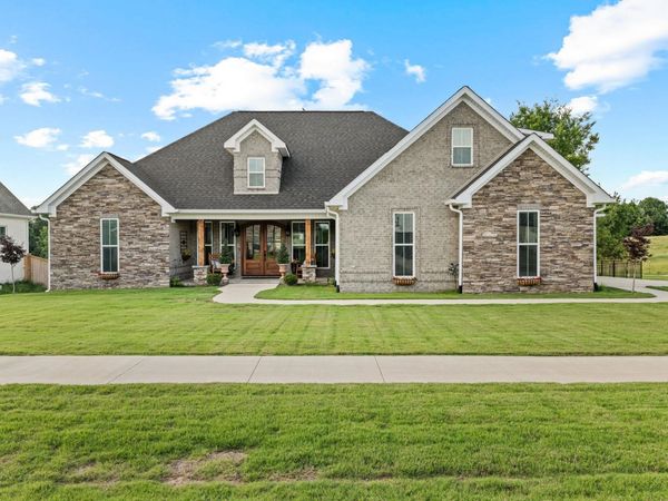 214 Chestnut Oak Dr, Florence, AL 35633