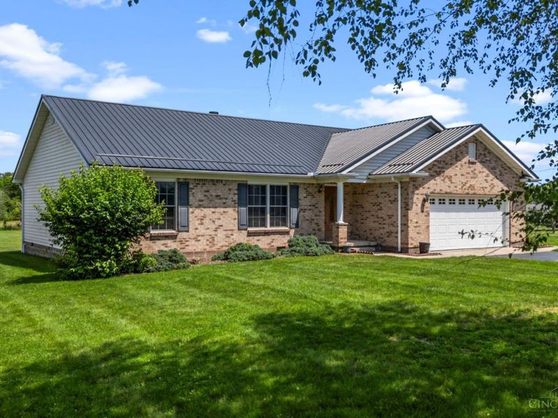 144 Fox Run Drive, Wilmington, OH 45177 Photo 2