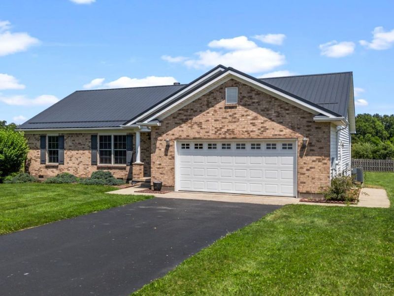 144 Fox Run Drive, Wilmington, OH 45177 Photo 3