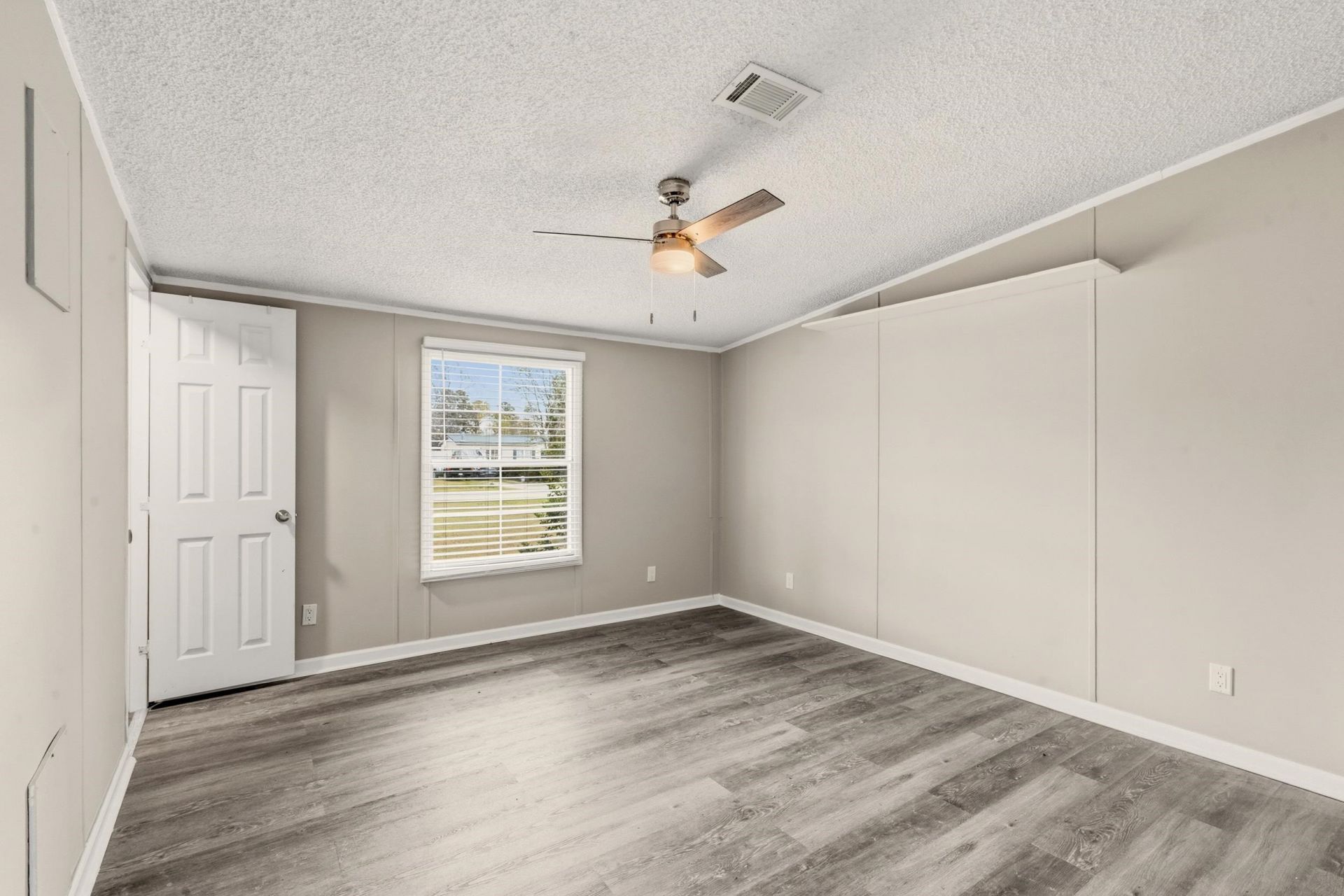 2264 Todd Dr.  Photo 18