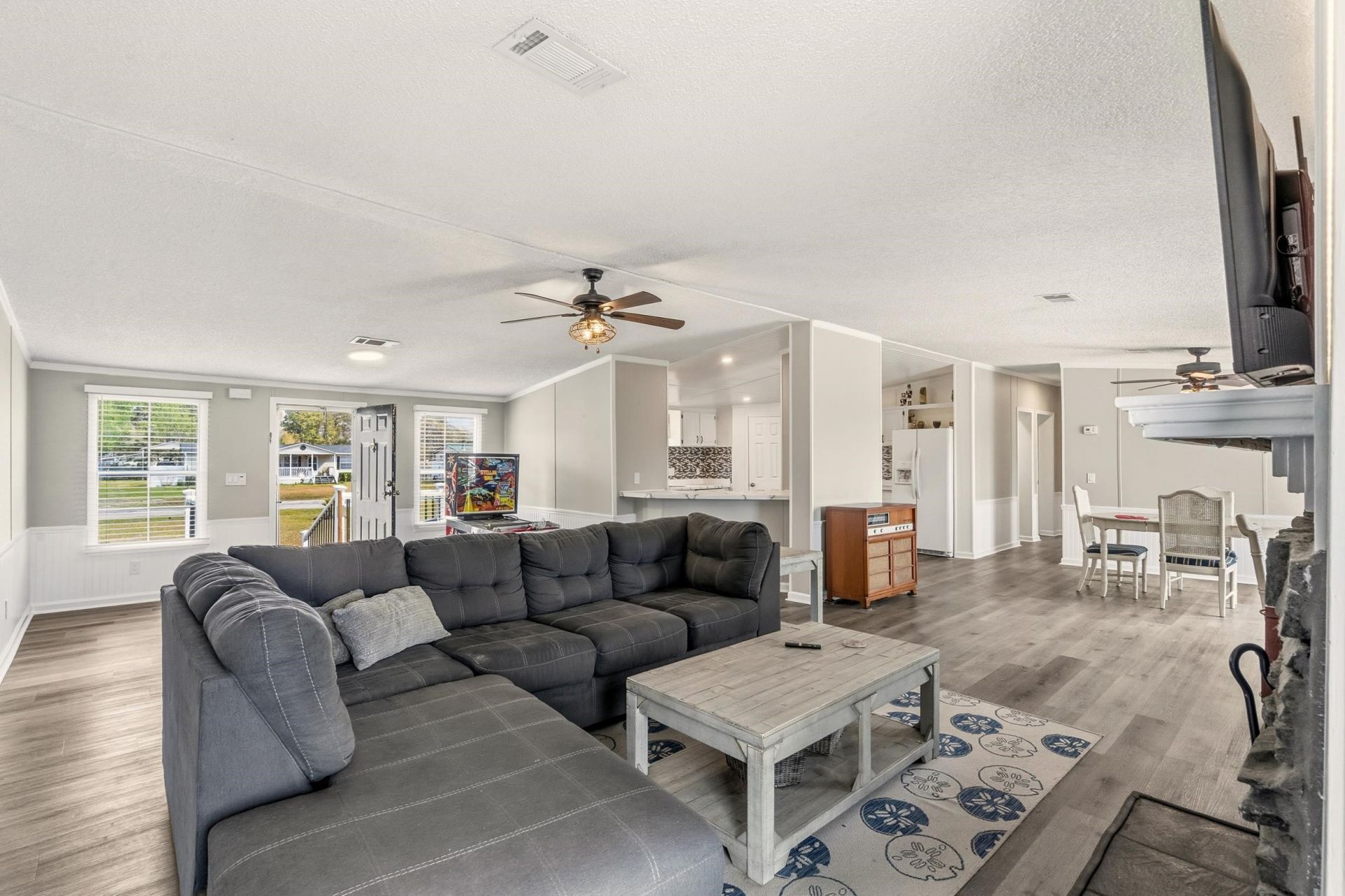 2264 Todd Dr.  Photo 4