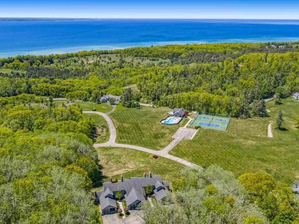 5365 Windward Passage, Unit 18, Harbor Springs, MI 49740
