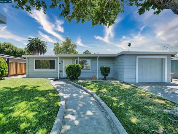 1156 Santa Barbara Dr , Santa Rosa, CA 95404