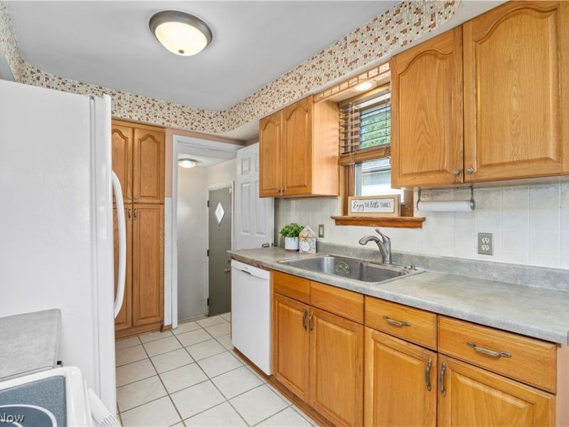 2603 Center Drive, Parma, OH 44134 Photo 3