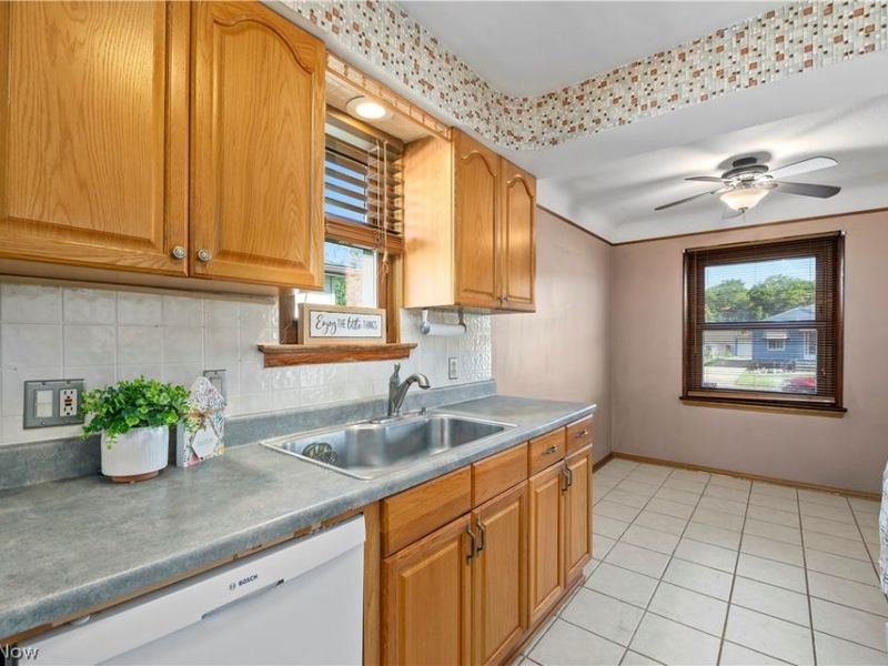 2603 Center Drive, Parma, OH 44134 Photo 6