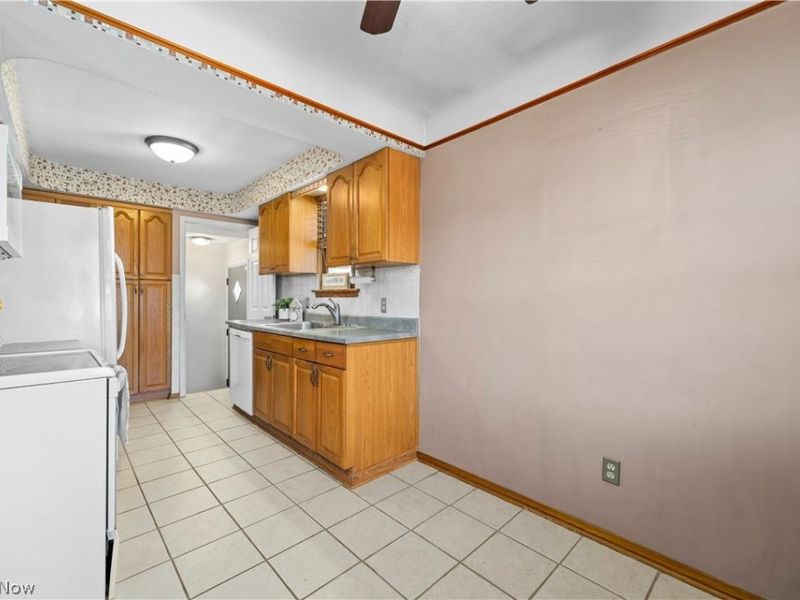 2603 Center Drive, Parma, OH 44134 Photo 7