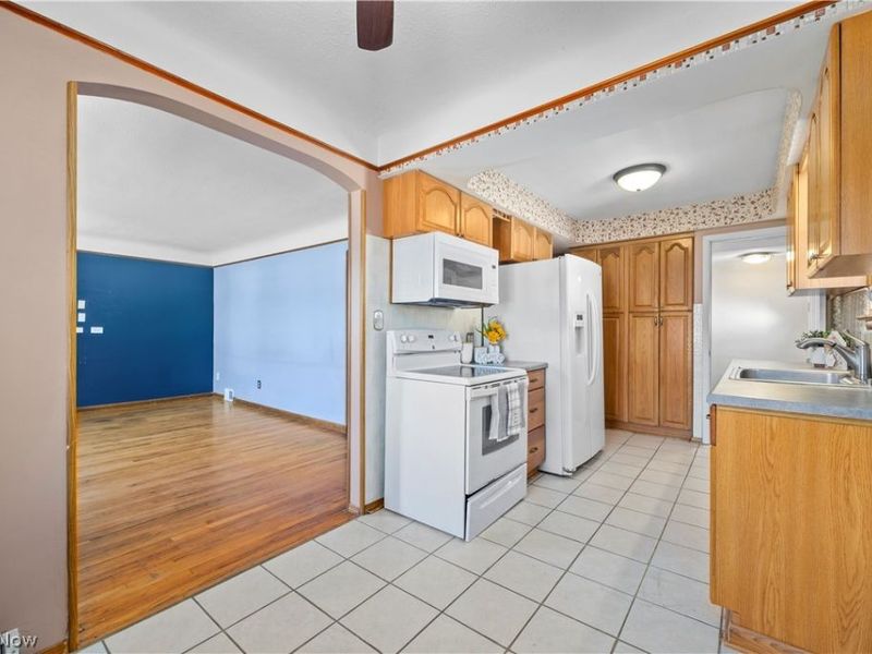 2603 Center Drive, Parma, OH 44134 Photo 8