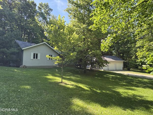 517 Seneca Drive , Montpelier, OH 43543
