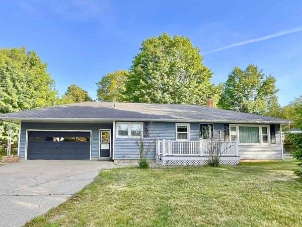 1683 Shorewood Drive, Norton Shores, MI 49441
