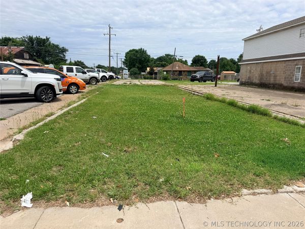 125 N Broadway Street , Coweta, OK 74429