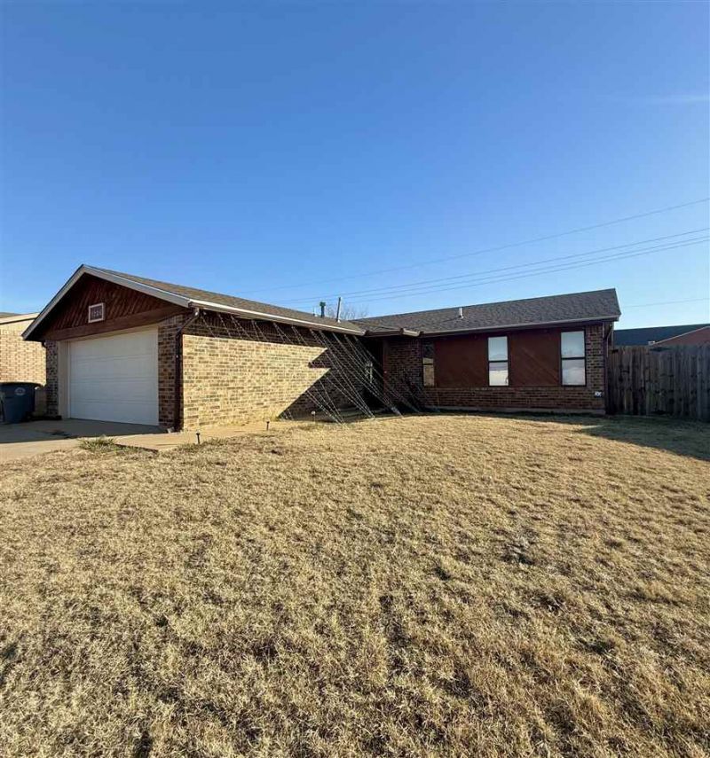 1206 SW 60th St, Lawton, OK 73505 Main Photo