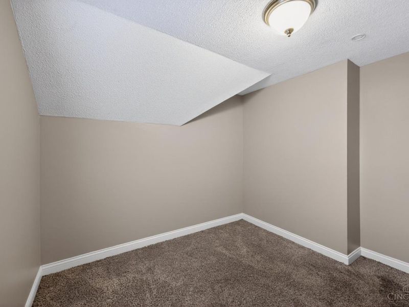 6586 Parrish Avenue, North College Hill, OH 45237 Photo 14