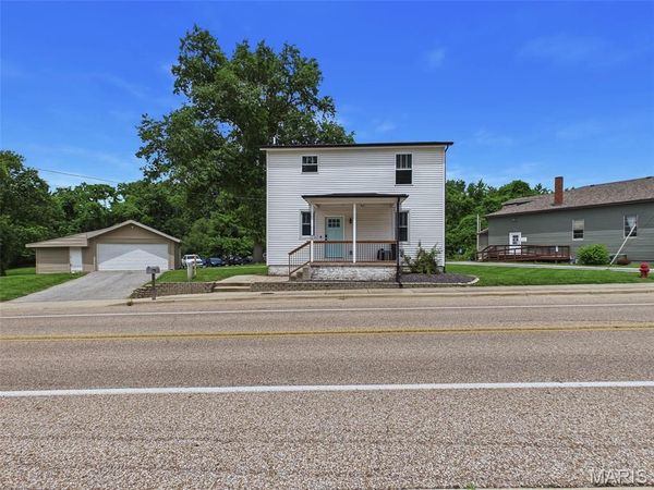 96 S Main Street , Glen Carbon, IL 62034