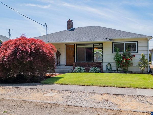 1137 N 4th St, Stayton, OR 97383