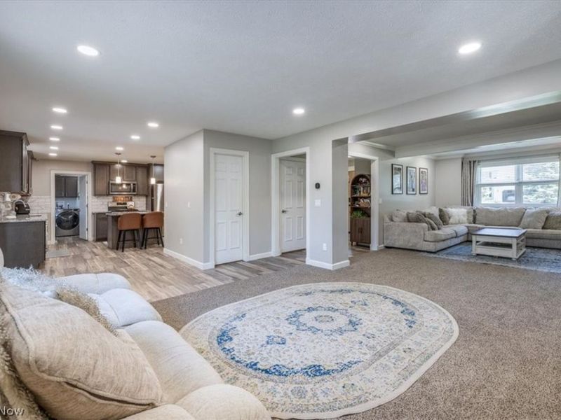 6764 Rolling Acres Court , Painesville, OH 44077 Photo 9