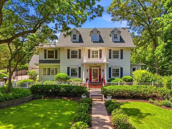 704 S Main Street, Fairfield, IA 52556