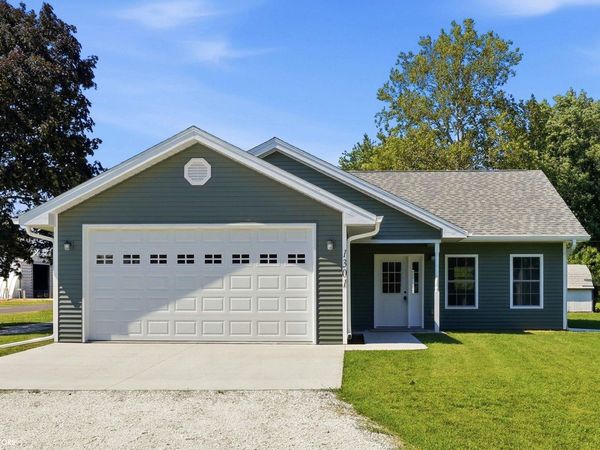 1301 E Wabash Street, Carthage, IL 62321