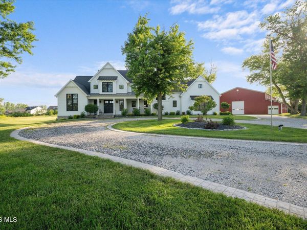 4950 Black Road, Monclova, OH 43542
