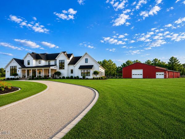 4950 Black Road, Monclova, OH 43542