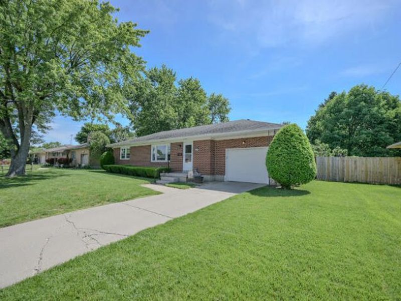 2606 Cavins Drive, Springfield, OH 45503 Photo 2