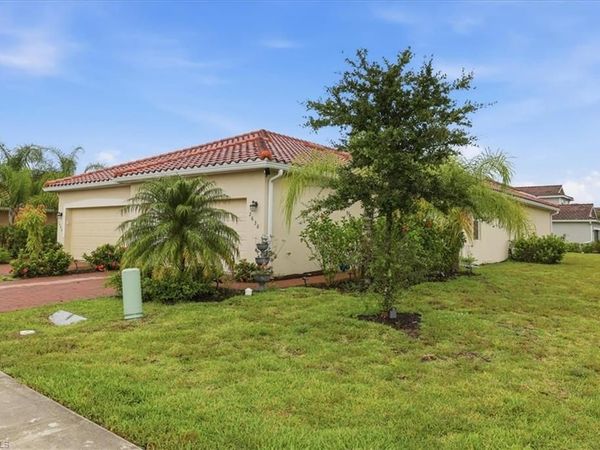 2636 Vine AVE , NAPLES, FL 34120