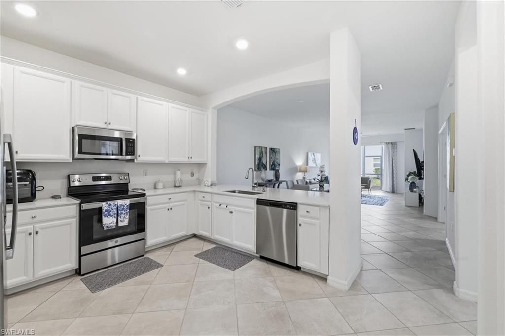 2636 Vine Ave, Naples, FL 34120 Photo