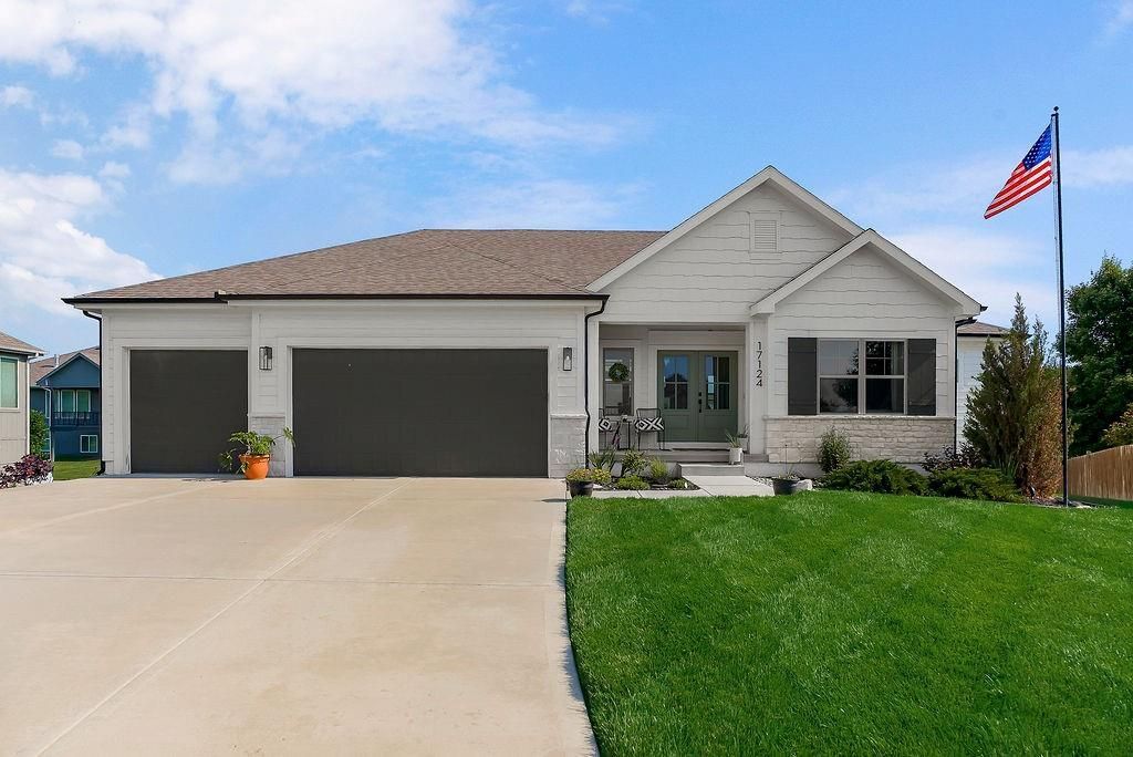 17124 W 197th Terrace, Spring Hill, KS 66083 Main Photo