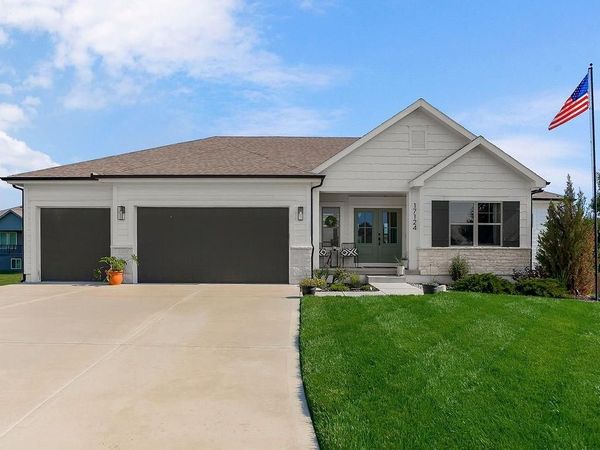 17124 W 197th Terrace, Spring Hill, KS 66083