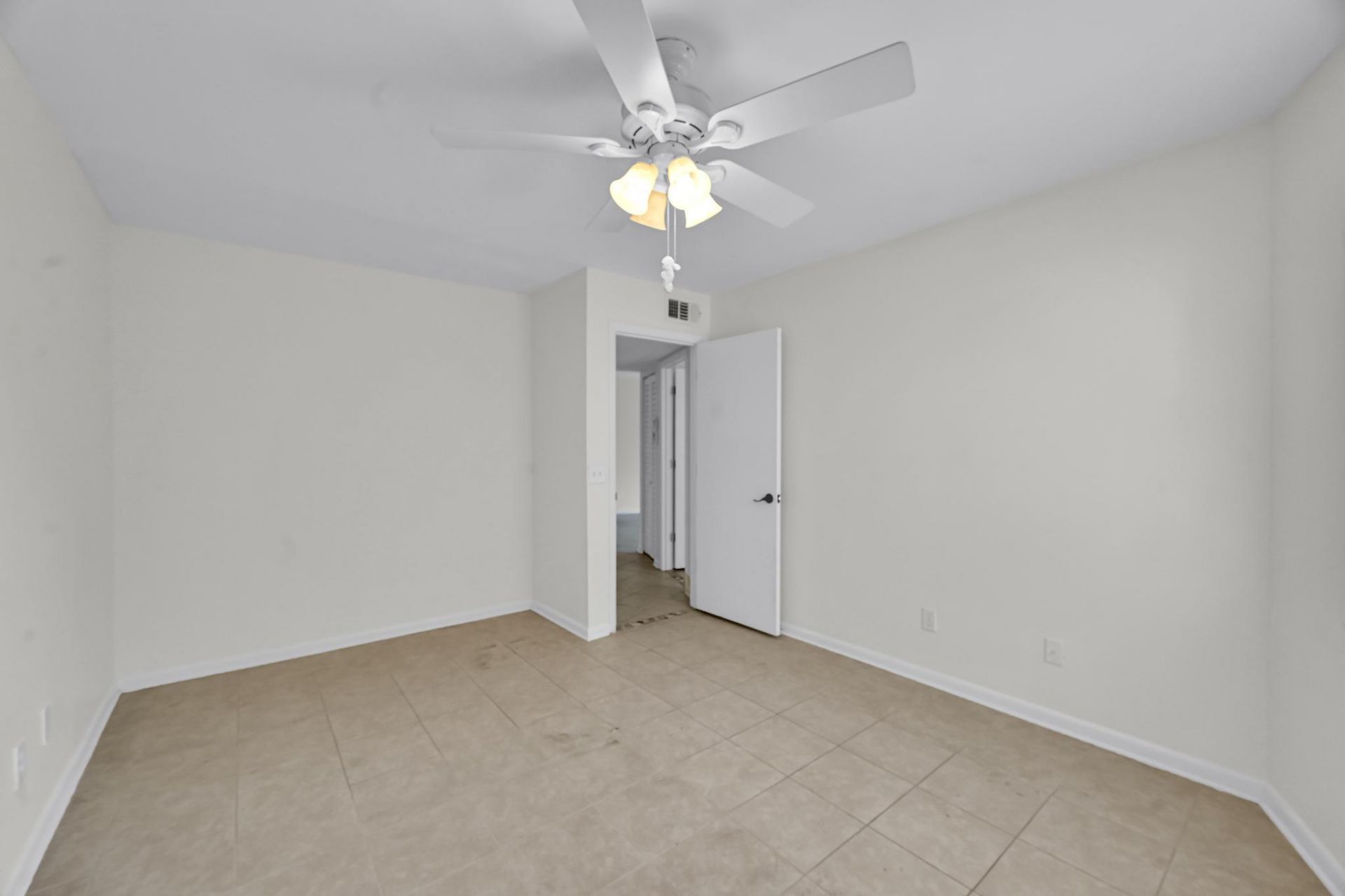 2013 NE Collins Circle, Unit 50, Jensen Beach, FL 34957 Photo