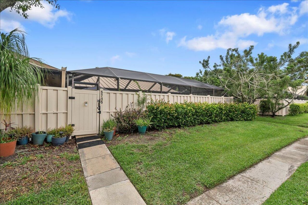 5715 Golden Eagle Circle, Palm Beach Gardens, FL 33418 Photo