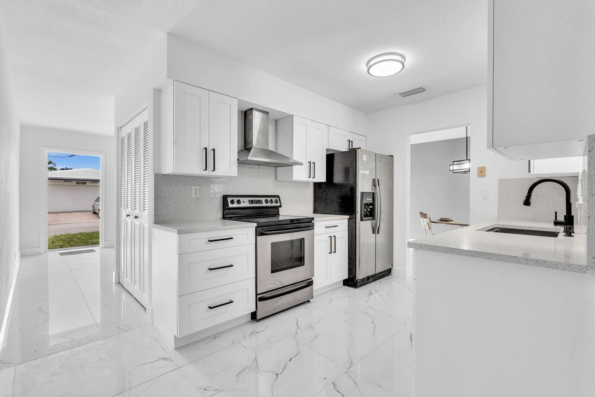 6812 NW 74th Place, Tamarac, FL 33321 Photo