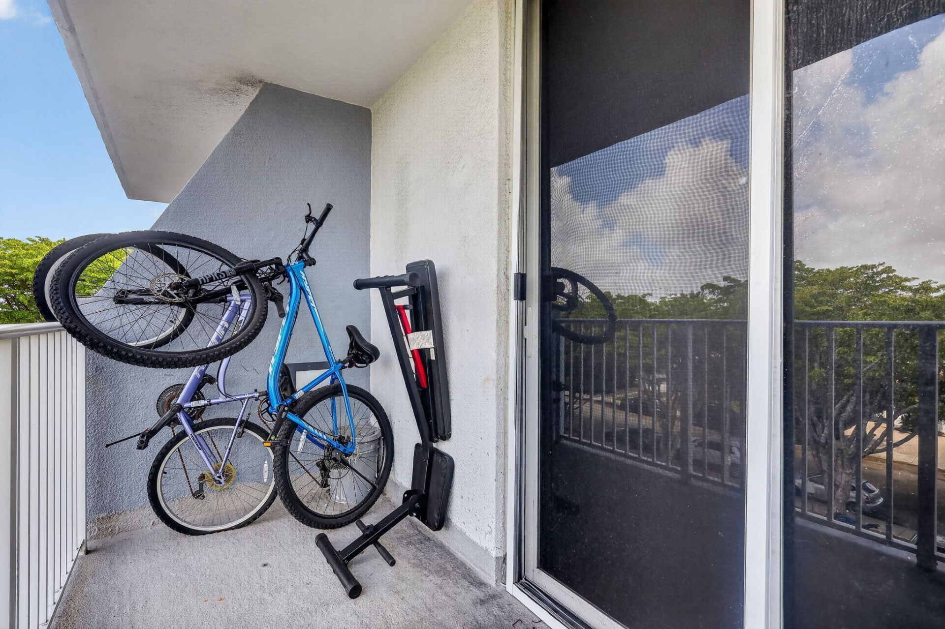 1801 S Treasure Drive, Unit 415, North Bay Village, FL 33141 Photo