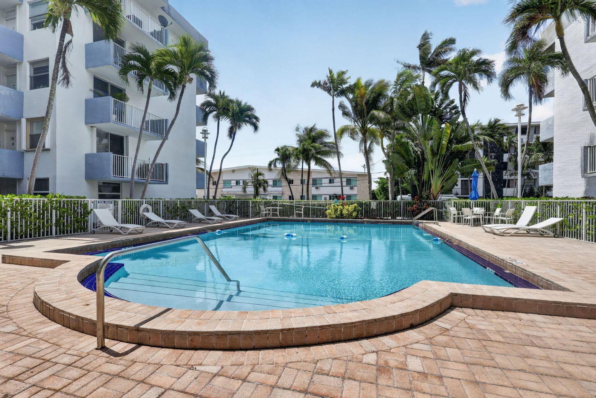 1801 S Treasure Drive, Unit 415, North Bay Village, FL 33141 Photo